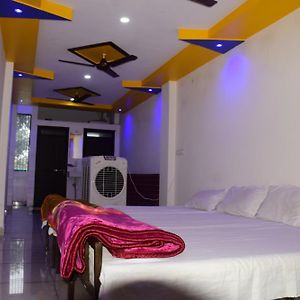 Gurudham Guest House